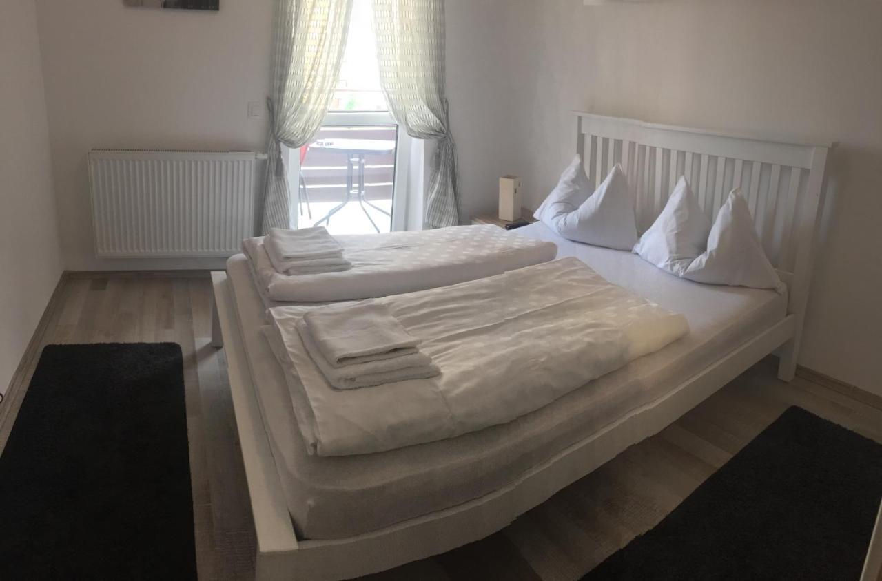 Aki Studio Apartman Brassó Kültér fotó